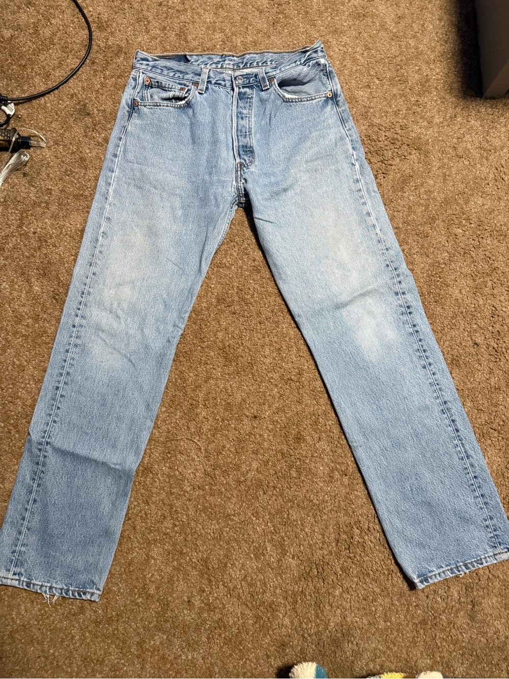 Levi's Light Wash Straight Jeans - Classic Blue Denim